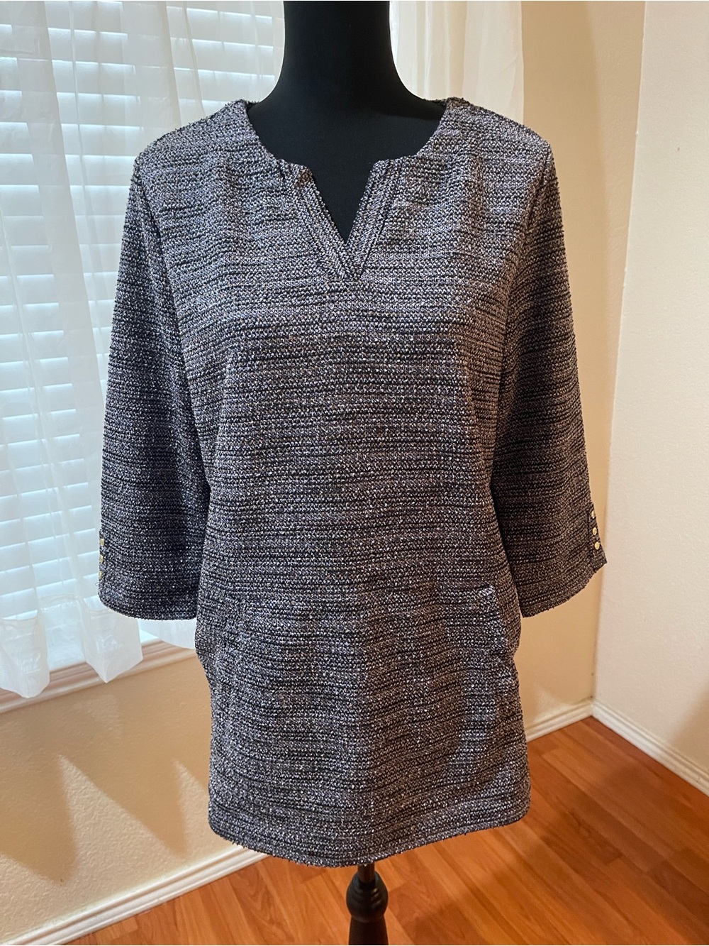 Liz Claiborne Gray Textured Split V-Neck Tunic